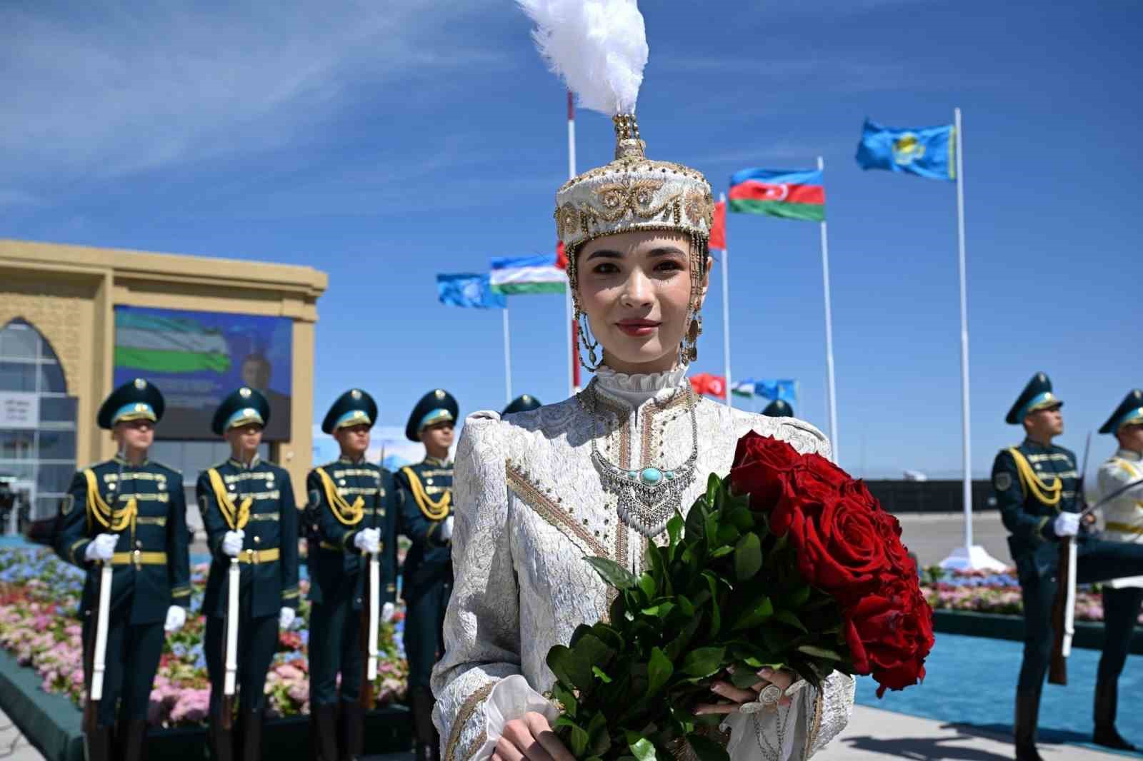 turk devletleri liderleri tdt gayriresmi zirvesi icin turkistana ulasti 1 MdThfccG