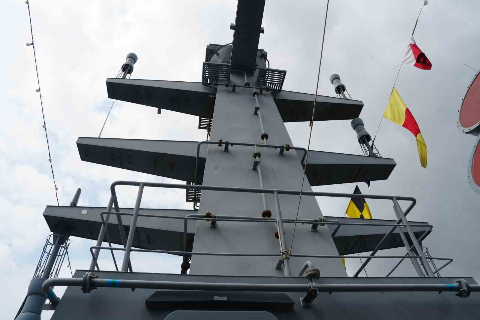turk donanmasindan atlantikin otesinde guc gosterisi tcg orucreis new yorkta 0 WuQREZfS