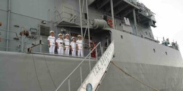 turk-donanmasindan-atlantikin-otesinde-guc-gosterisi-tcg-orucreis-new-yorkta-3df2YKTY.jpg