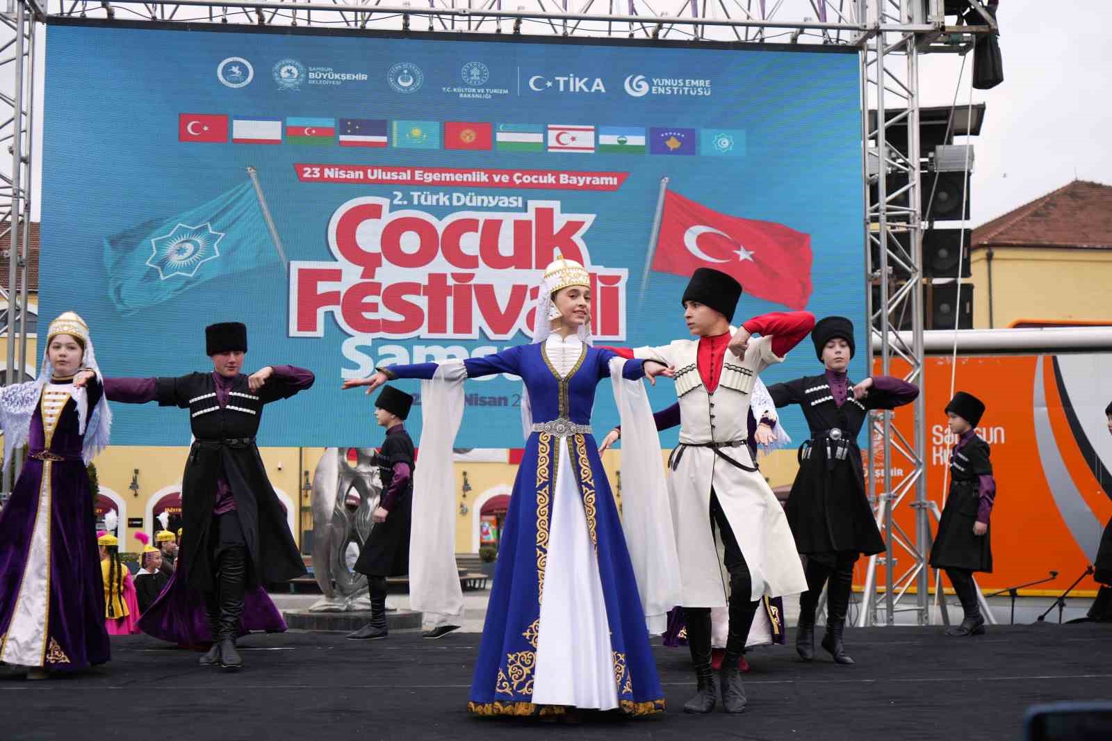 turk dunyasi cocuklari kulturlerini samsunda sergiledi 4 JT6YtQNU