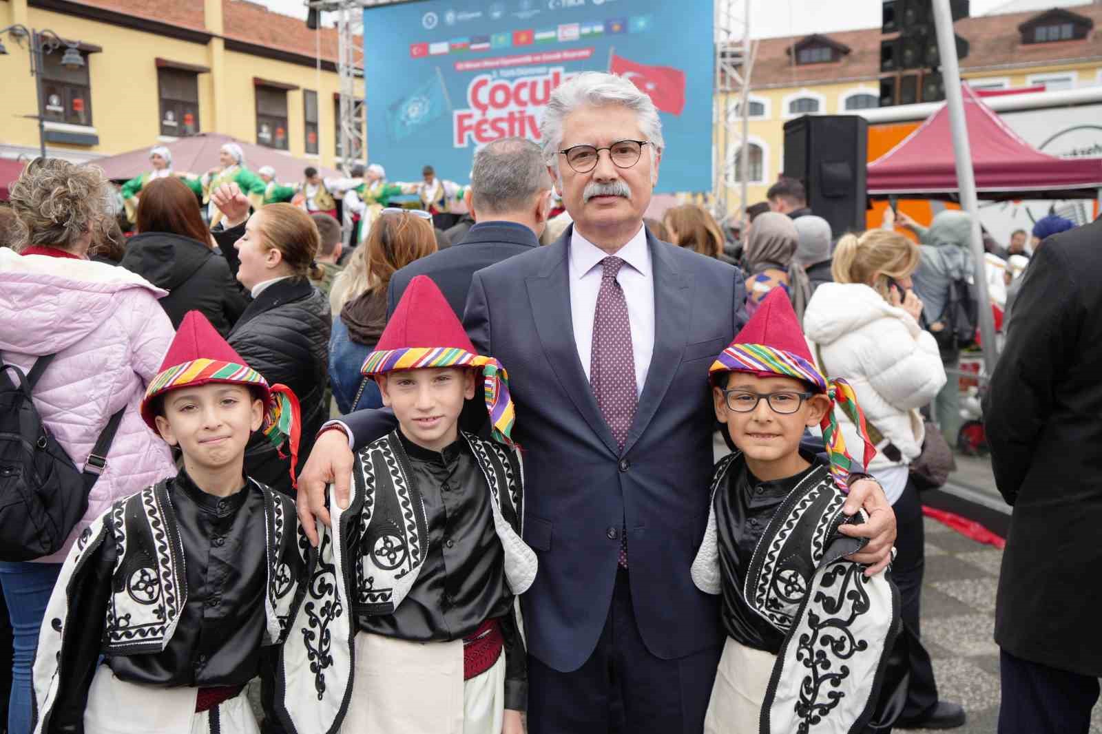 turk dunyasi cocuklari kulturlerini samsunda sergiledi 8 mZCNvAHf