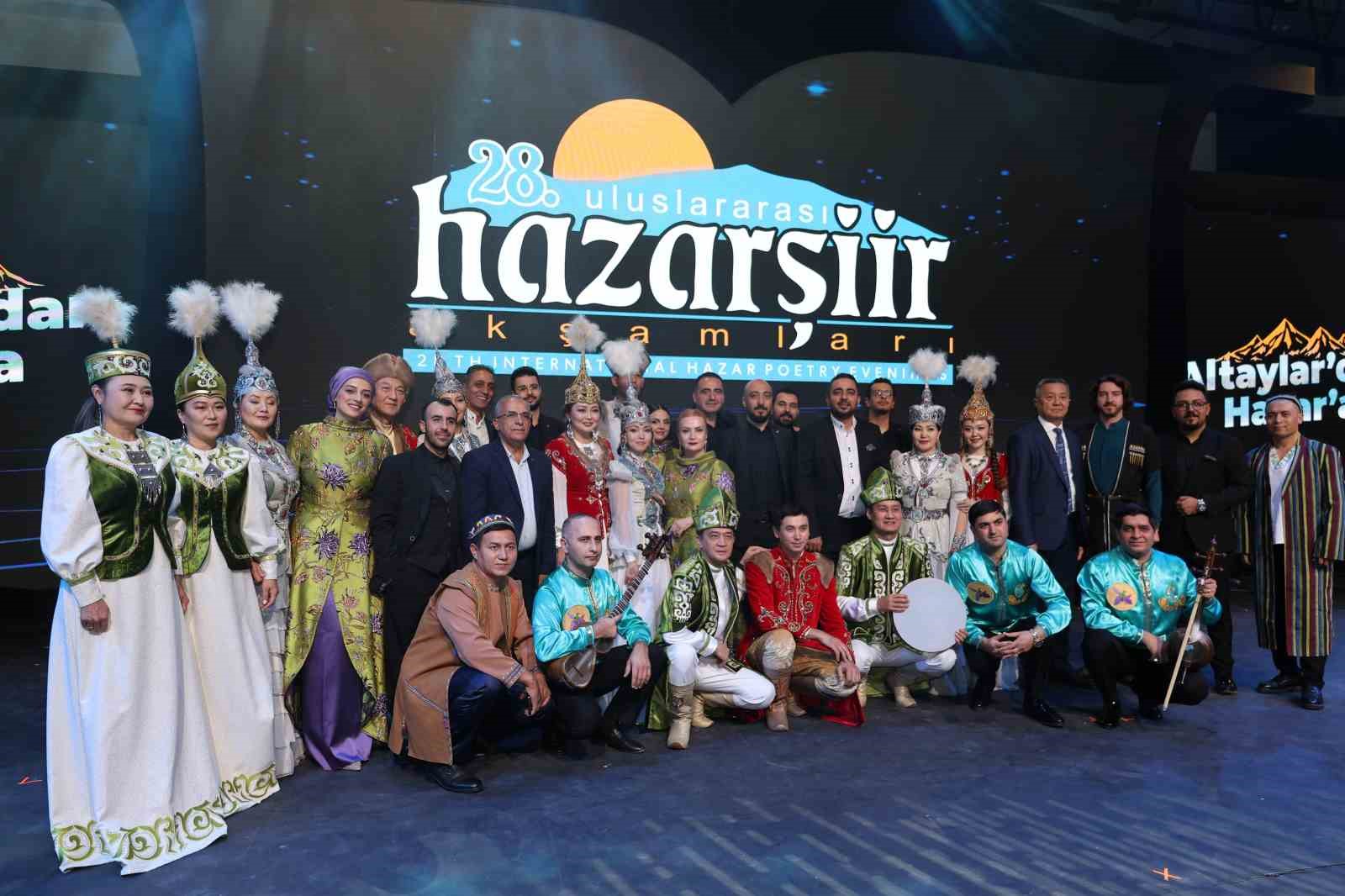 turk dunyasi renkleriyle elazigda parladi hazar siir aksamlari finali begeni topladi 11 RpWqLvOr
