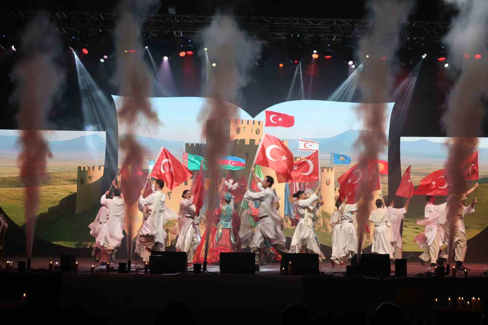 turk dunyasi renkleriyle elazigda parladi hazar siir aksamlari finali begeni topladi 29 n3JkScLu