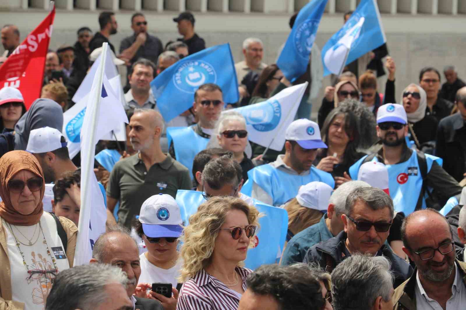 Türk Eğitim-Sen Genel Başkanı Geylan: "Okul polisi uygulaması istisnasız her eğitim kurumunda hayata geçirilmeli" 8 turk egitim sen genel baskani geylan okul polisi uygulamasi istisnasiz her egitim kurumunda hayata gecirilmeli HnVXywNF