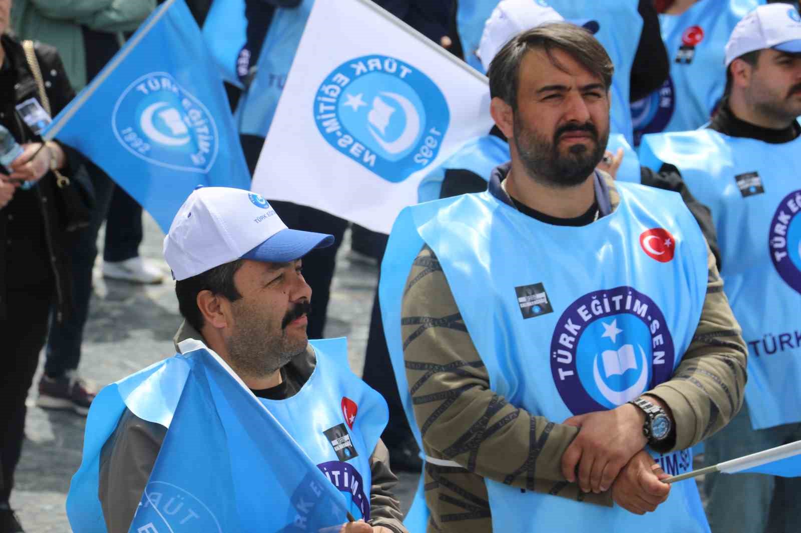 Türk Eğitim-Sen Genel Başkanı Geylan: "Okul polisi uygulaması istisnasız her eğitim kurumunda hayata geçirilmeli" 6 turk egitim sen genel baskani geylan okul polisi uygulamasi istisnasiz her egitim kurumunda hayata gecirilmeli nHR1LMiZ