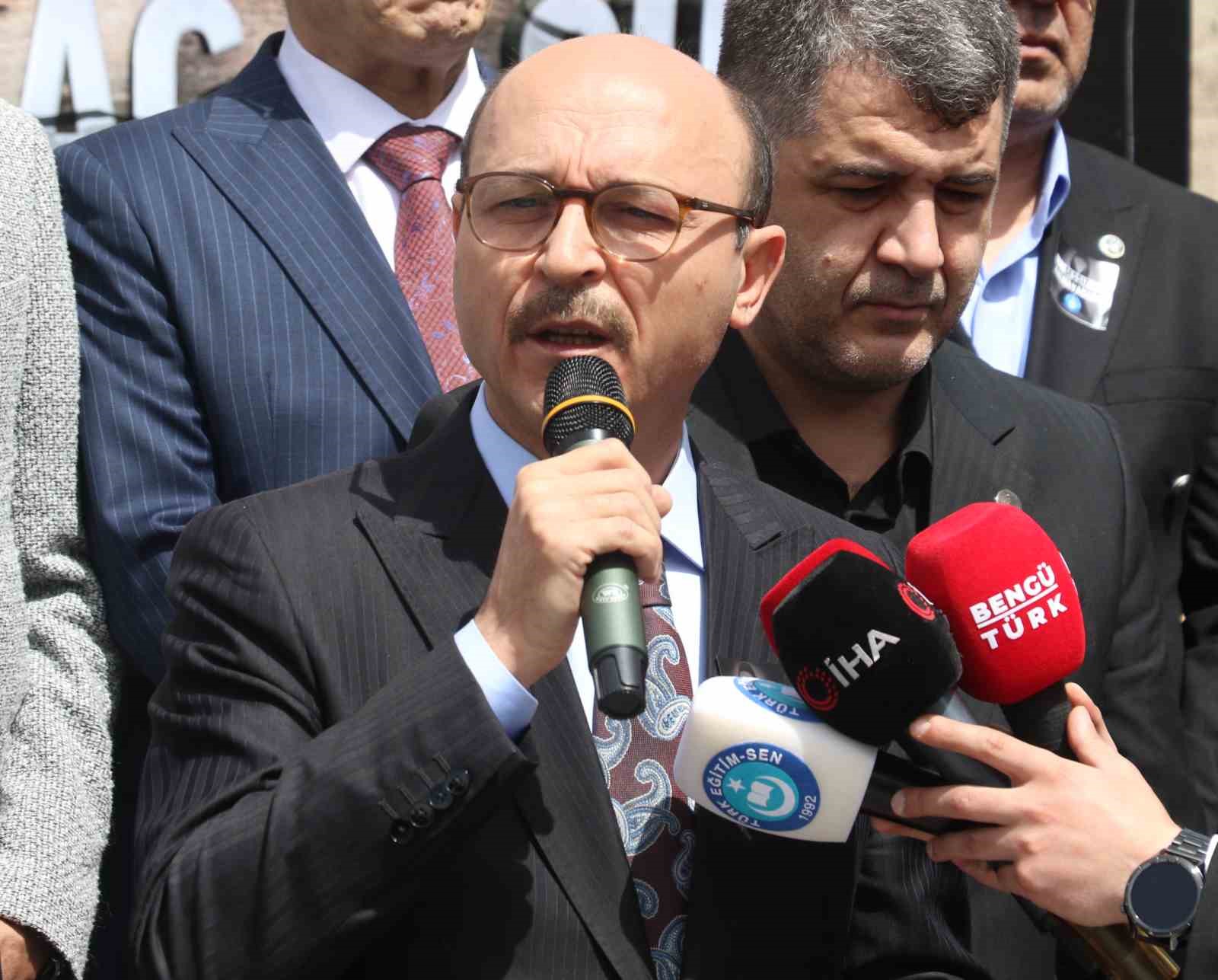 Türk Eğitim-Sen Genel Başkanı Geylan: "Okul polisi uygulaması istisnasız her eğitim kurumunda hayata geçirilmeli" 4 turk egitim sen genel baskani geylan okul polisi uygulamasi istisnasiz her egitim kurumunda hayata gecirilmeli rRQP8wMH