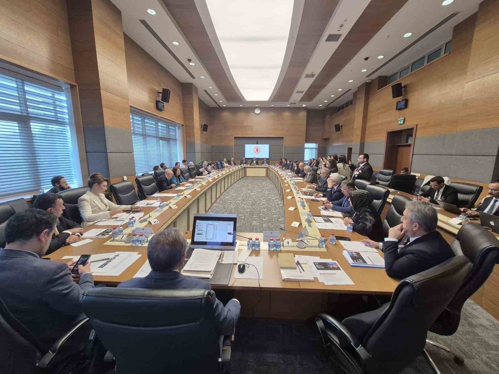 Türk Eğitim-Sen Genel Sekreteri Dolgun: "Okullarımızın güvenliği yalnızca bir eğitim meselesi değil, bir güvenlik ve beka meselesidir" 6 turk egitim sen genel sekreteri dolgun okullarimizin guvenligi yalnizca bir egitim meselesi degil bir guvenlik eEF7AthQ