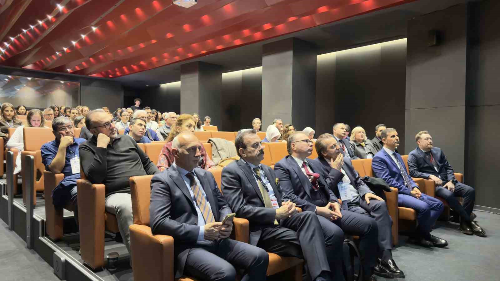 turk endokrin cerrahisi kurucularindan prof dr erol duren bursada sempozyum ile anildi 1 T6YdSqCs