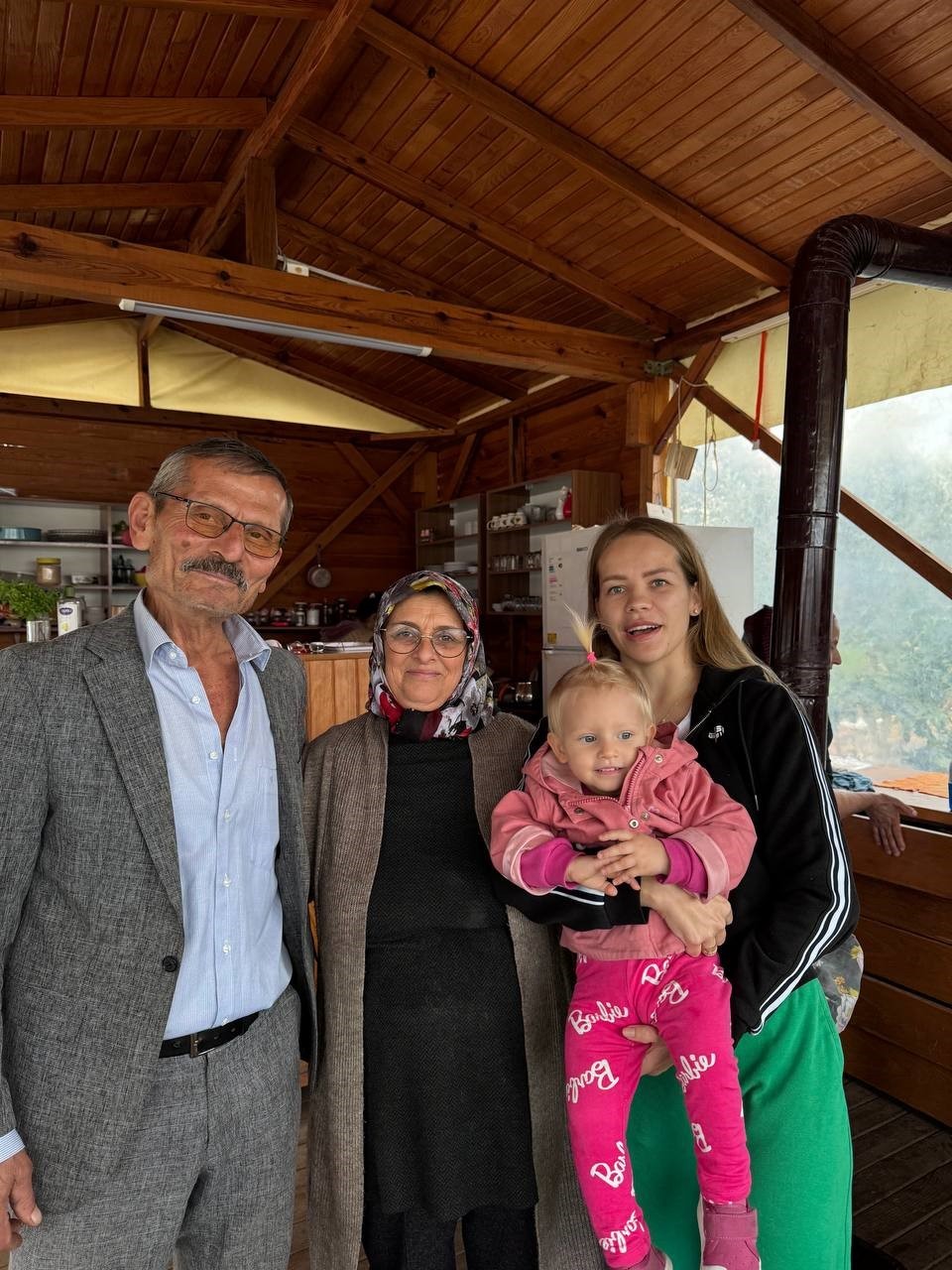 turk esinin babaannesine abdest aldirip seccadesini serdi 11 milyon izlenip gonullerin gelini oldu 7 GM5NDHup