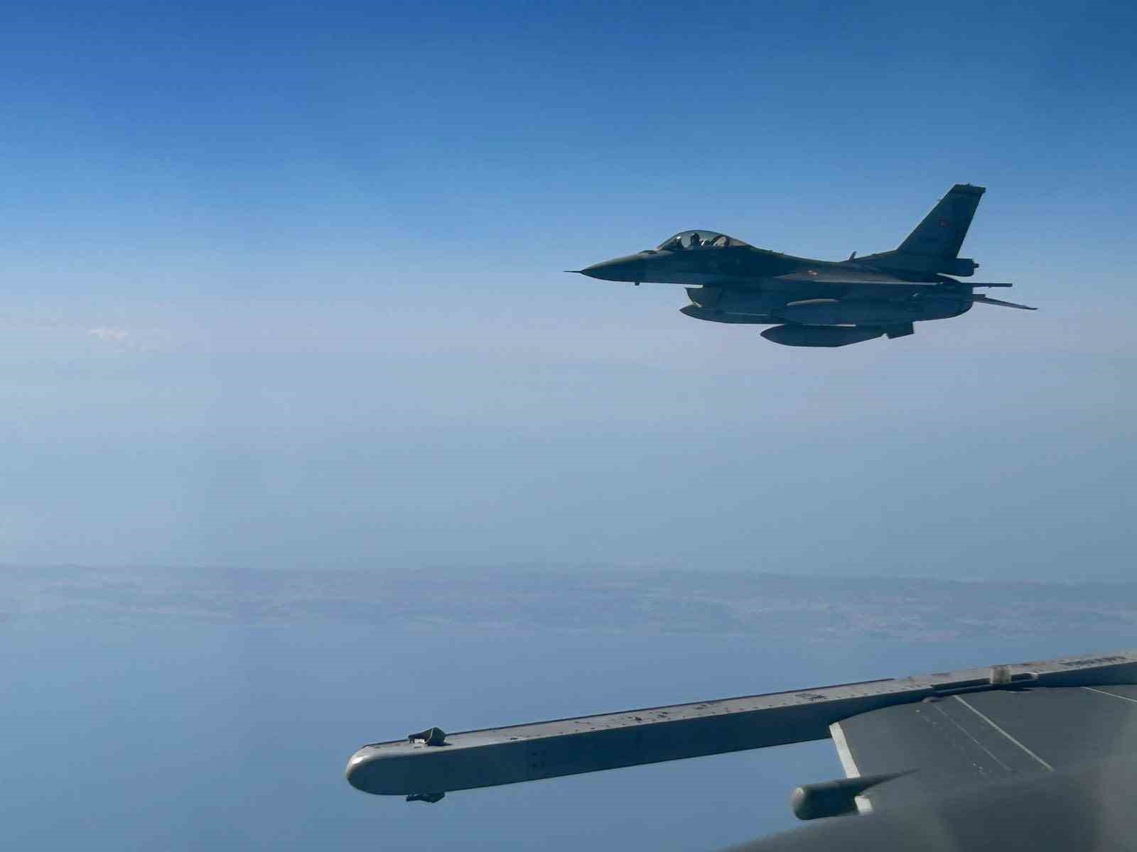 Türk Hava Kuvvetleri’nden Kıbrıs Adası’nın güneyinde eğitim uçuşu 4 turk hava kuvvetlerinden kibris adasinin guneyinde egitim ucusu 0 jKgGAjbz