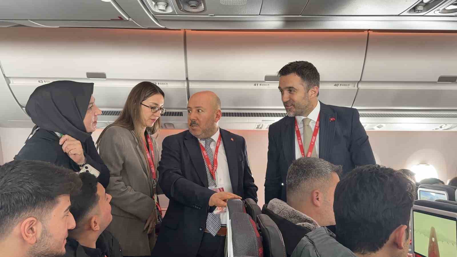 turk hava yollari 100 bin calisaninin fotografiyla giydirdigi 500 ucagini tanitti 6