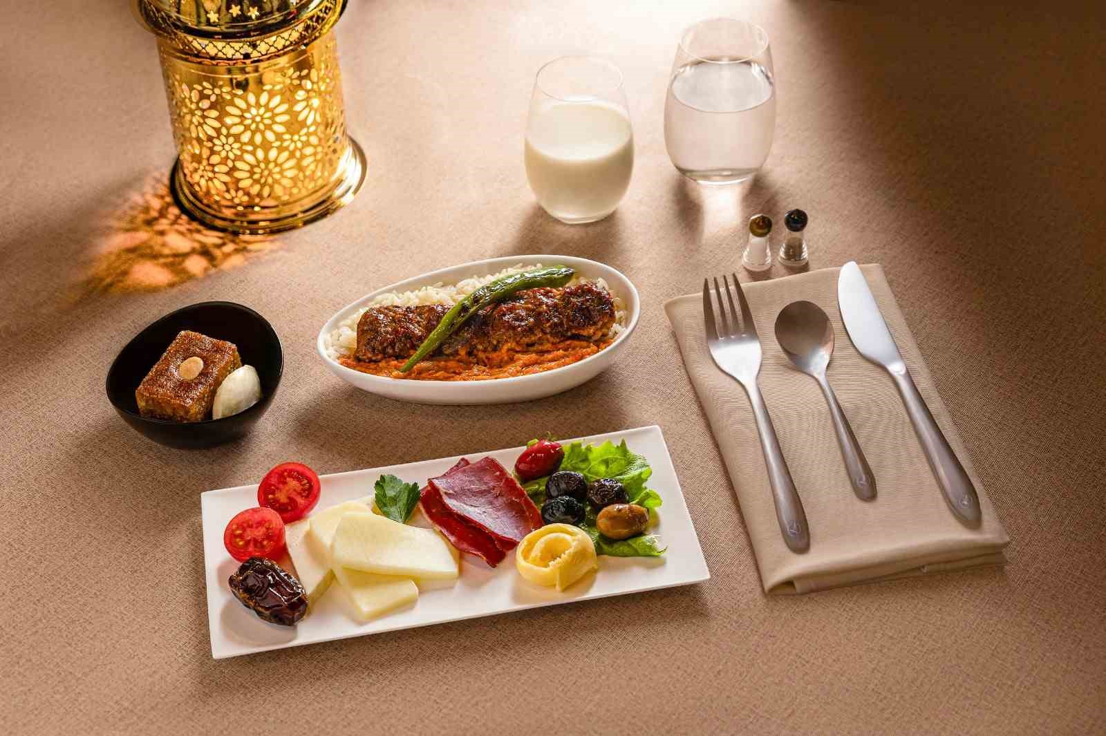 turk hava yollarindan ramazan ayina ozel ucak ici ikramlar 0