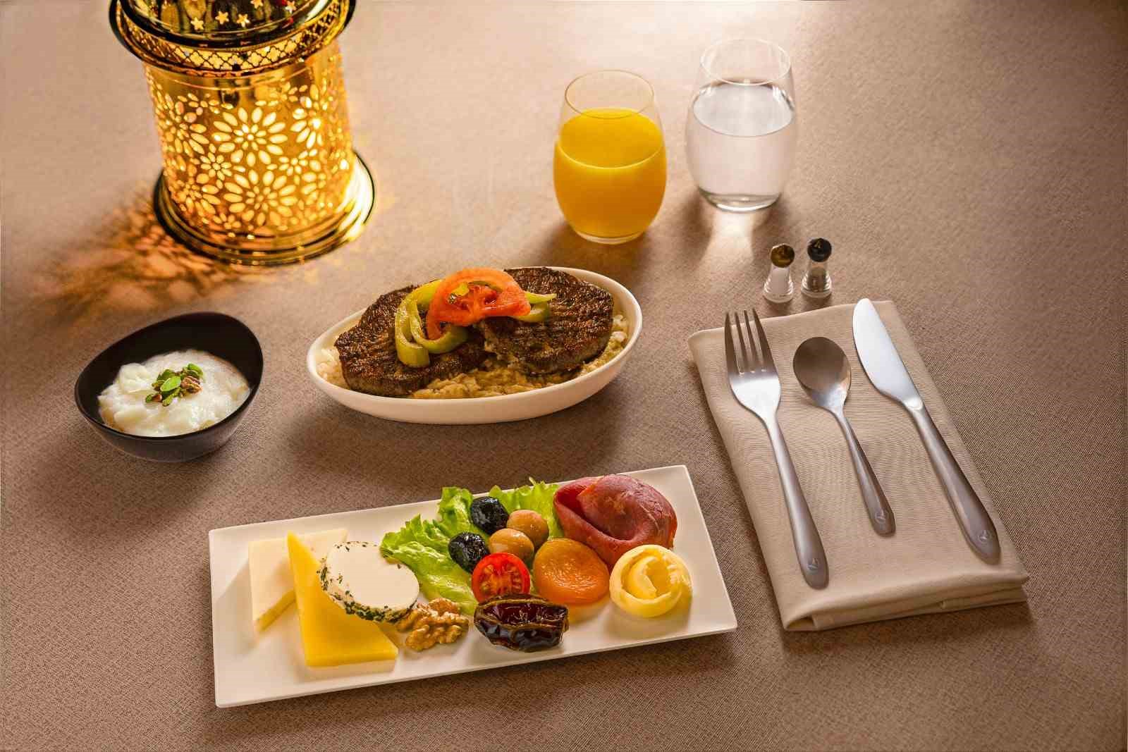 turk hava yollarindan ramazan ayina ozel ucak ici ikramlar 3 9nk7DI4W