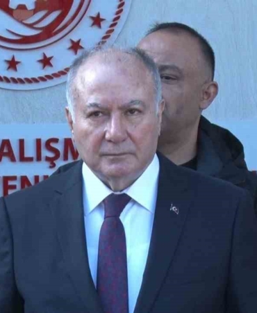 turk-is-genel-baskan-yardimcisi-agar-asgari-ucret-tespit-komisyonu-oncesi-bakan-isikhan-ile-gorustu-e7dxnrwh.jpg