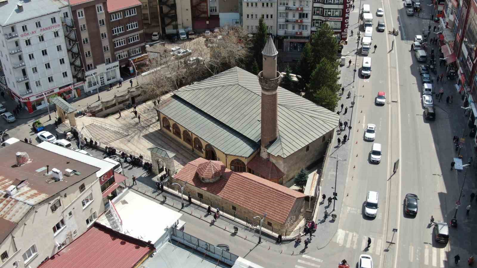 turk islam tarihindeki 3 semsten biri kara semsin turbesi ziyaretcilerini agirliyor 2 PNIH7iNM