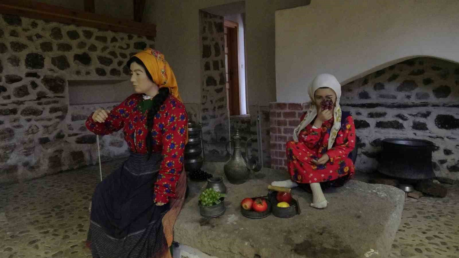 Türk kadının cefakarlığı ve mahalle kültürü bu müzede yaşatılıyor 6 turk kadinin cefakarligi ve mahalle kulturu bu muzede yasatiliyor 2 vXJTDSK6