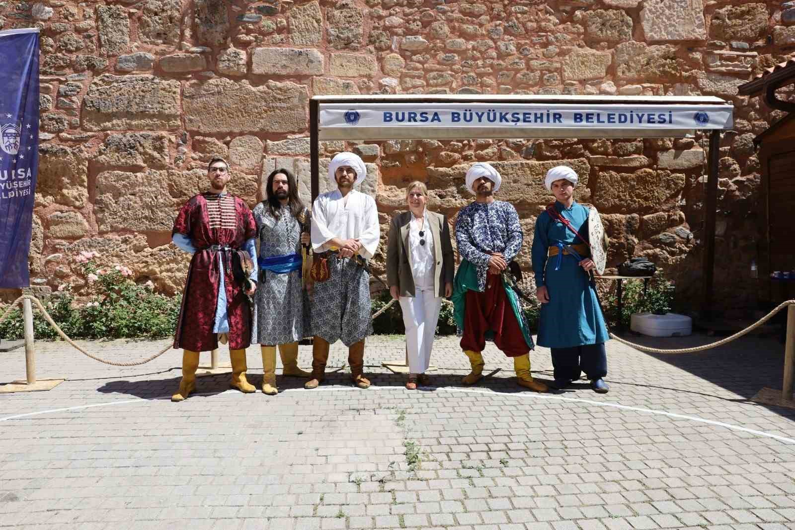 turk kiliclari zindankapida carpisti 2 mztURdr1