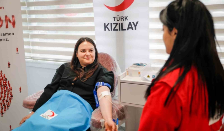 turk-kizilay-2025te-3-milyon-unite-kan-bagisi-hedefine-ulasarak-rekora-imza-atti-3QzVi4uR.jpg