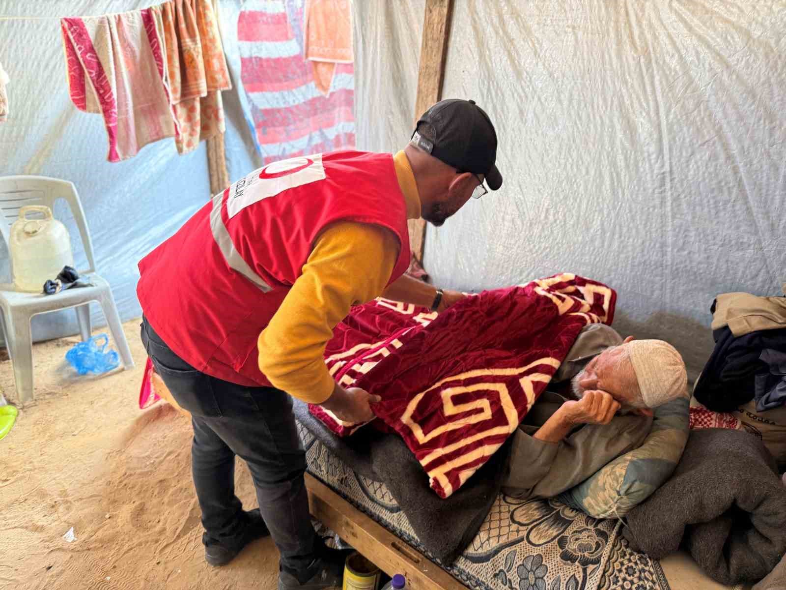 Türk Kızılay, Gazze’de kışlık destek ve sıcak yemek yardımlarını sürdürüyor 6 turk kizilay gazzede kislik destek ve sicak yemek yardimlarini surduruyor 2 zKZ5LO6s