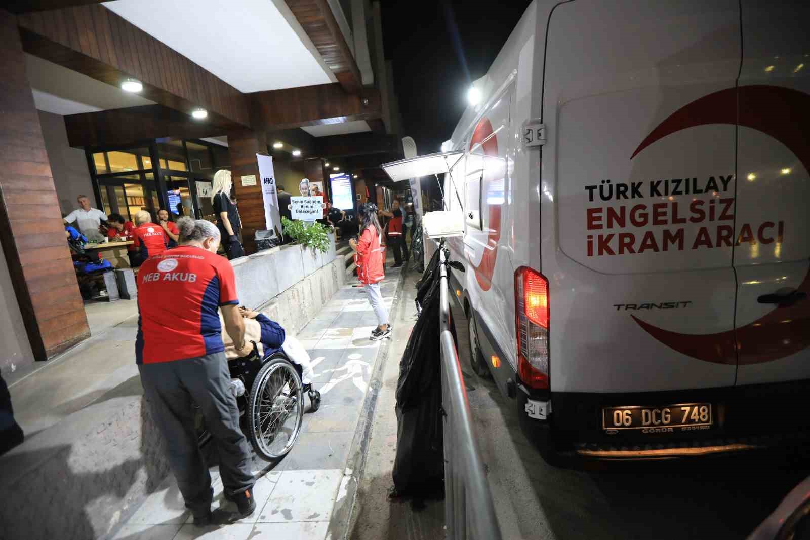 turk kizilaydan 450 bin gonullusune iyilik tesekkuru 3