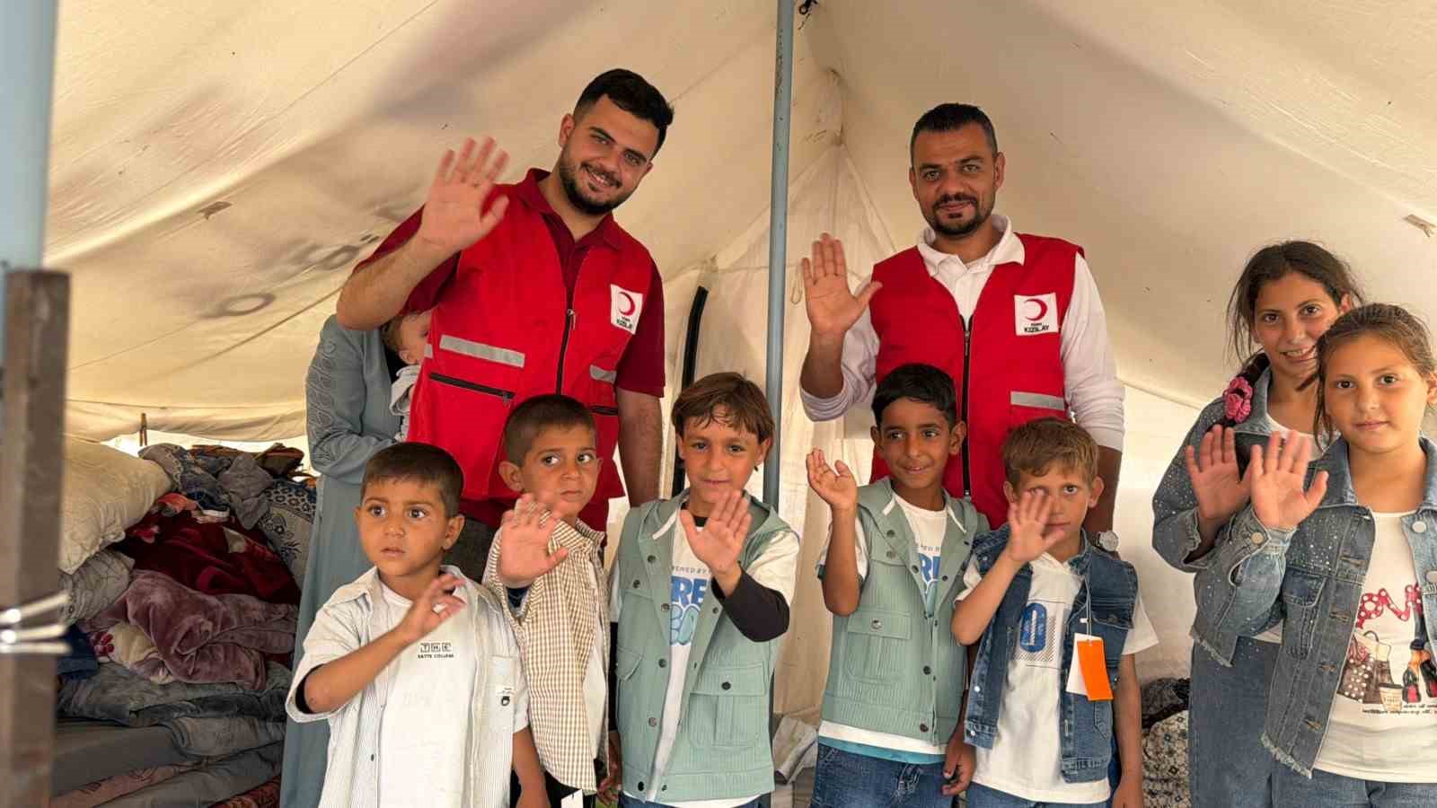 turk kizilaydan gazzeli cocuklara bayramlik sevinci 4