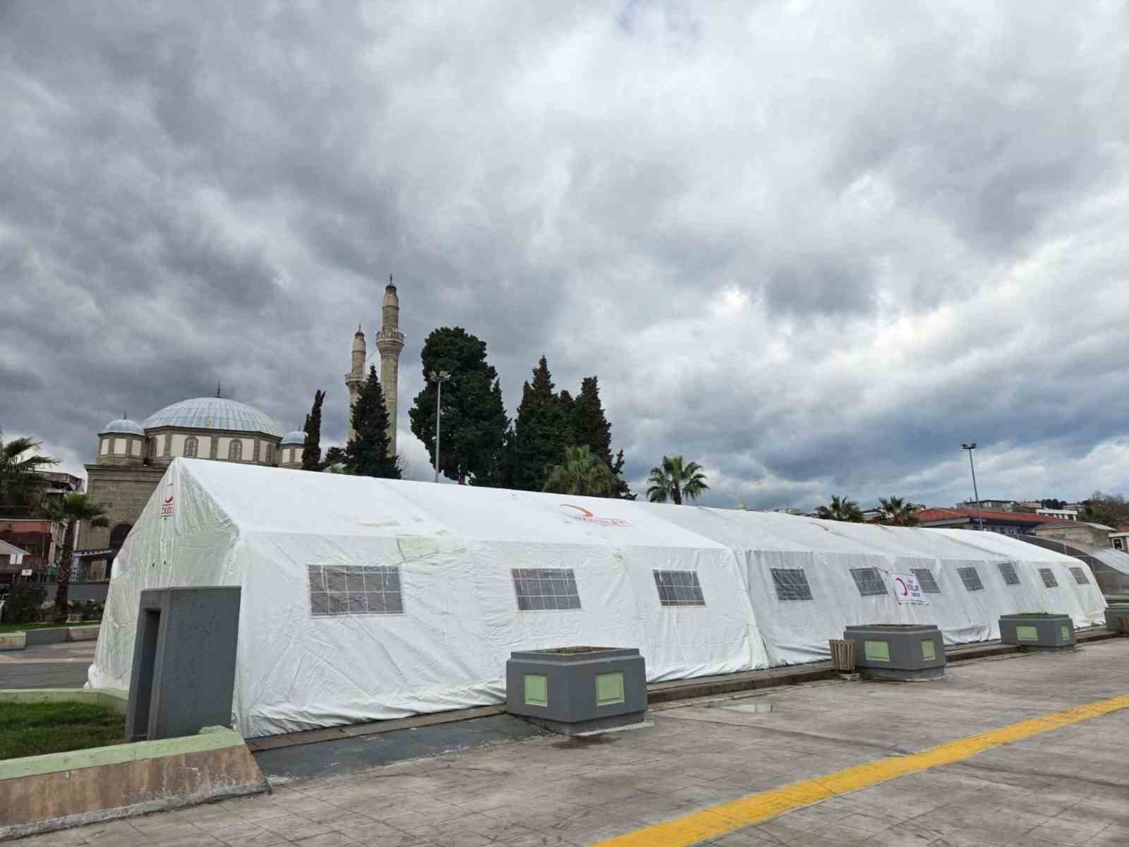 turk kizilaydan her gun bin 300 kisilik iftar 1 cCYIKO4h