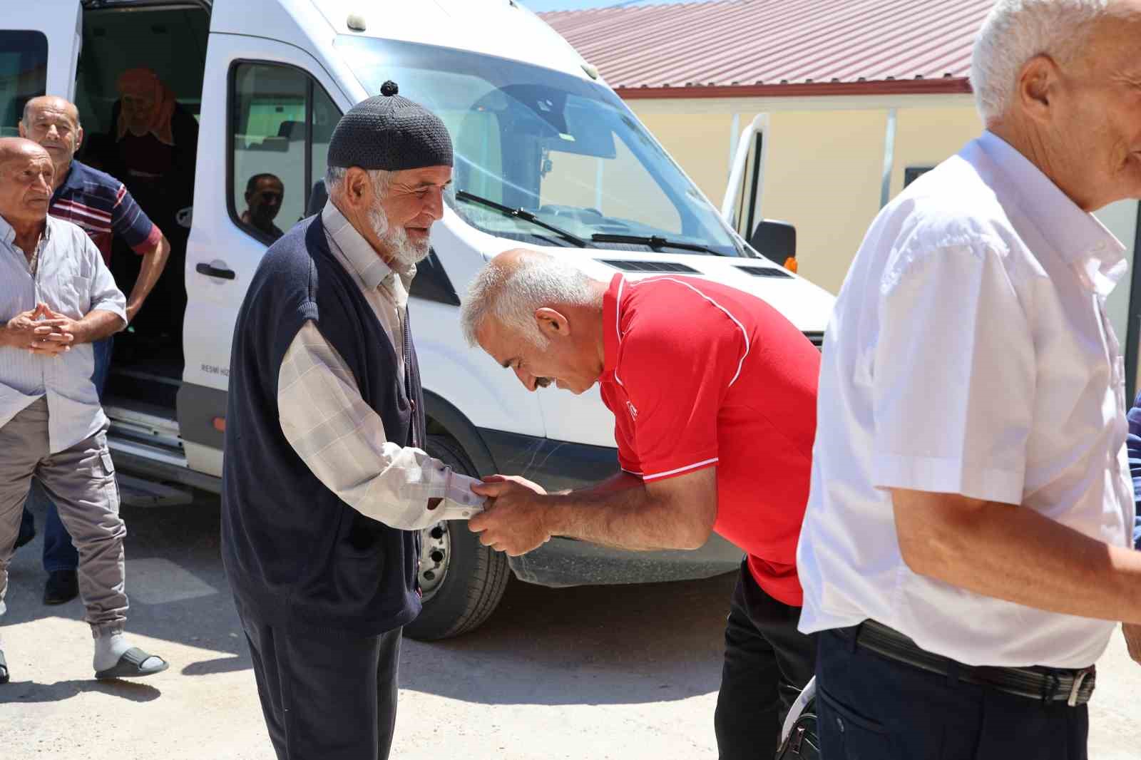 turk kizilaydan huzurevi sakinlerine anlamli agirlama 6 upOrgRKj