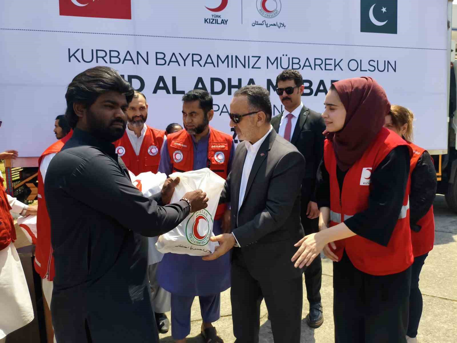 turk kizilayi islamabadda kurban hisse dagitimina devam ediyor 2
