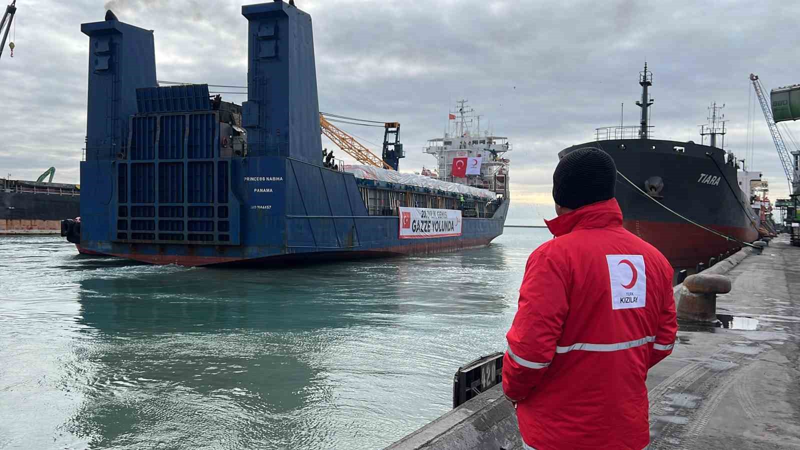 turk kizilayin 20 iyilik gemisi gazze icin mersinden yola cikti 0 Aat2fYiw