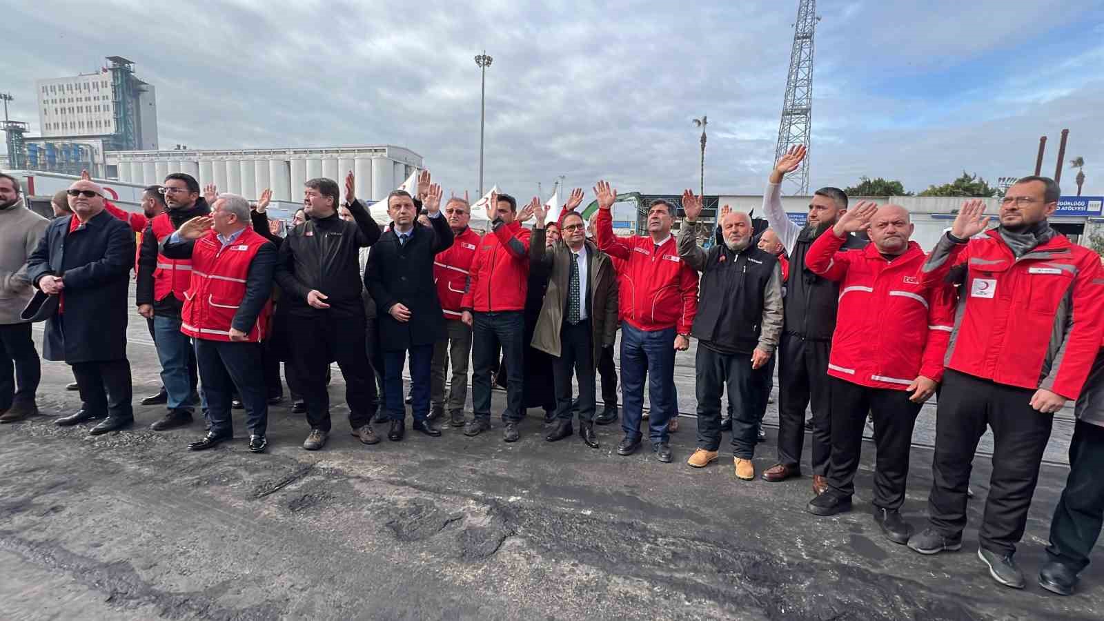 turk kizilayin 20 iyilik gemisi gazze icin mersinden yola cikti 3 B6aiFlhI