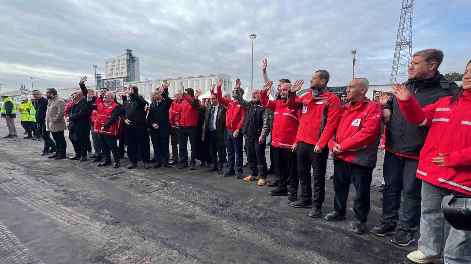 turk kizilayin 20 iyilik gemisi gazze icin mersinden yola cikti 4 JJzGzRCG