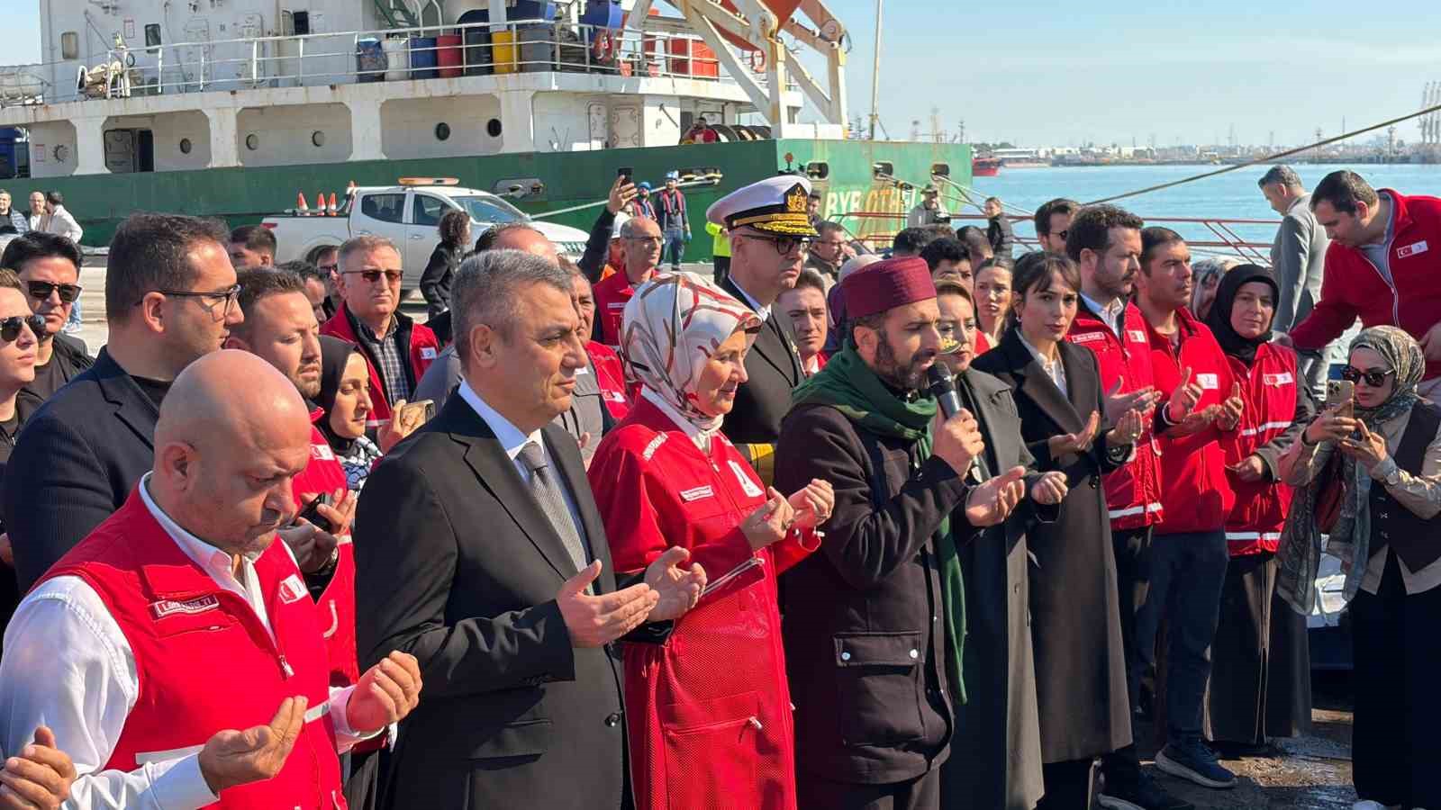 Türk Kızılay’ın ‘İyilik Gemisi’ Ramazan’ın ilk gününde Gazze’ye uğurlandı 5 turk kizilayin iyilik gemisi ramazanin ilk gununde gazzeye ugurlandi 1 gPHASrBC
