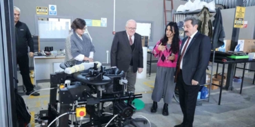 turk-muhendislerden-cocuklar-icin-mobil-yurume-robotu-vuKZWIiQ.jpg