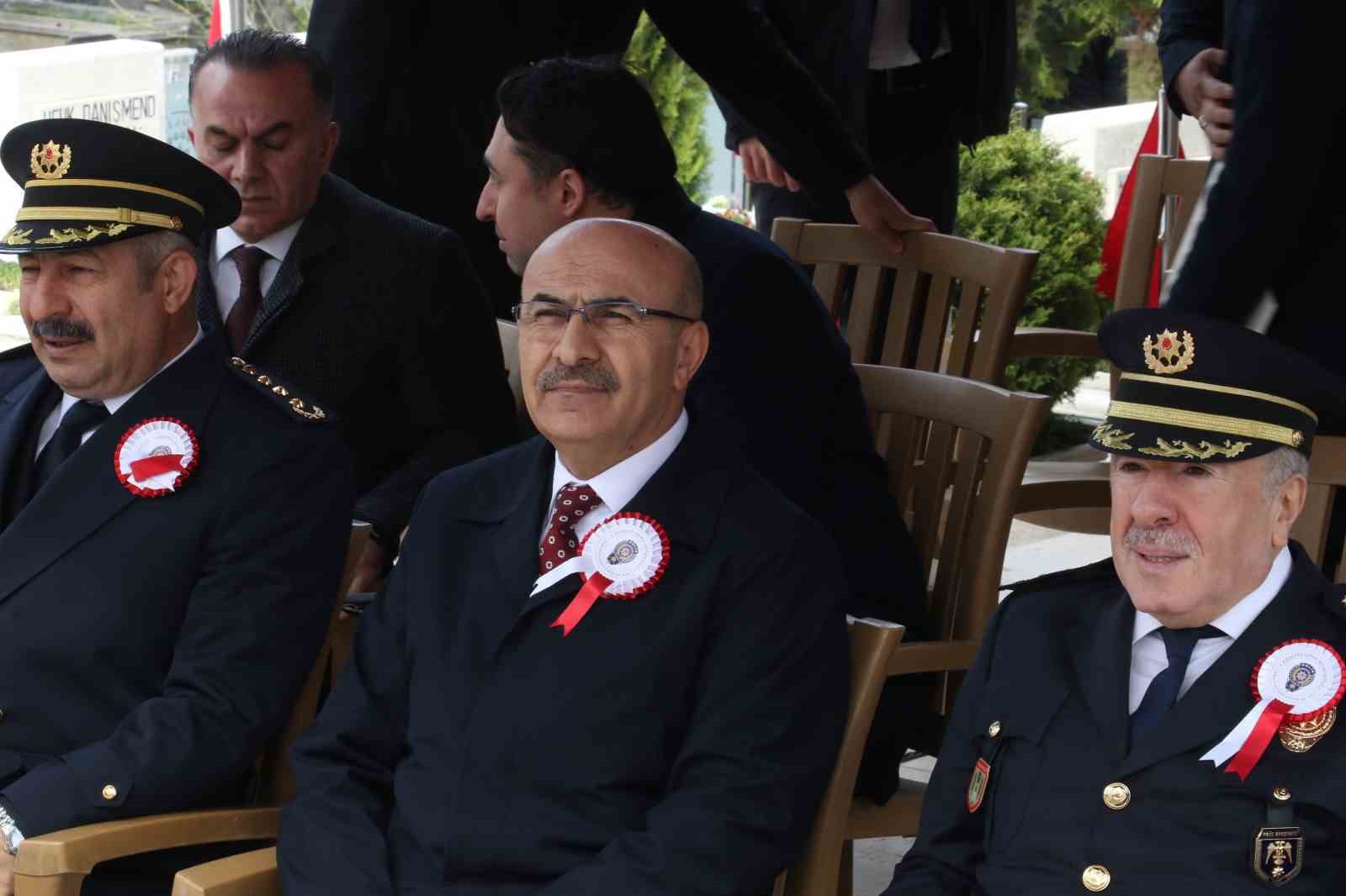 Türk Polis Teşkilatı’nın 181’inci yıl dönümünde şehitler dualarla anıldı 7 turk polis teskilatinin 181inci yil donumunde sehitler dualarla anildi 3 6rLT5Fdb