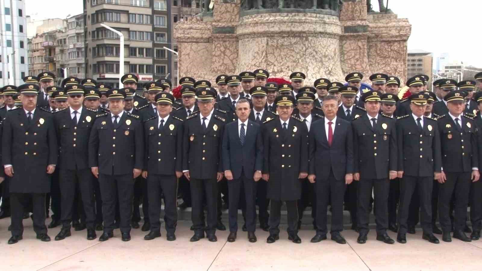Türk Polis Teşkilatı’nın kuruluşunun 181. yıl dönümünde Cumhuriyet Anıtı’na çelenk bırakıldı 6 turk polis teskilatinin kurulusunun 181 yil donumunde cumhuriyet anitina celenk birakildi 2 vtW4k5IT