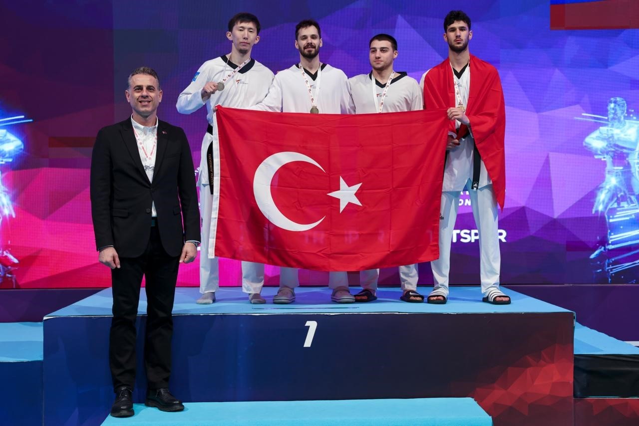 turk sporculardan 13 uluslararasi turkiye acik taekwondo turnuvasinda 262 madalya 1 UsaQBTLu