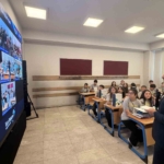 turk-telekom-tahtapp-uygulamasiyla-cocuklara-isik-oldu-XUkSZWQu.jpg
