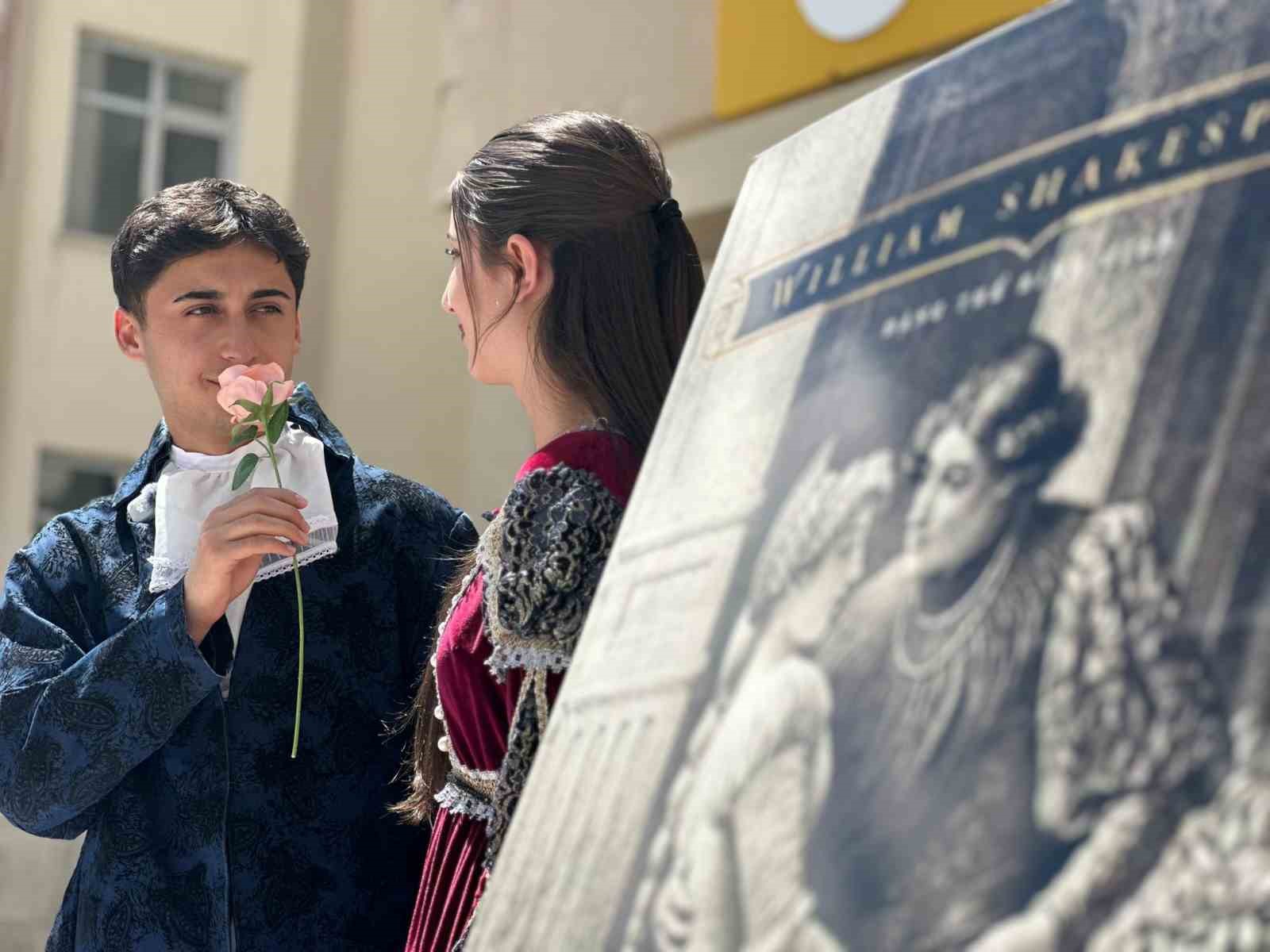 turk ve dunya edebiyatinin unutulmaz eserlerini tanittilar 2 Ag4kGFrd