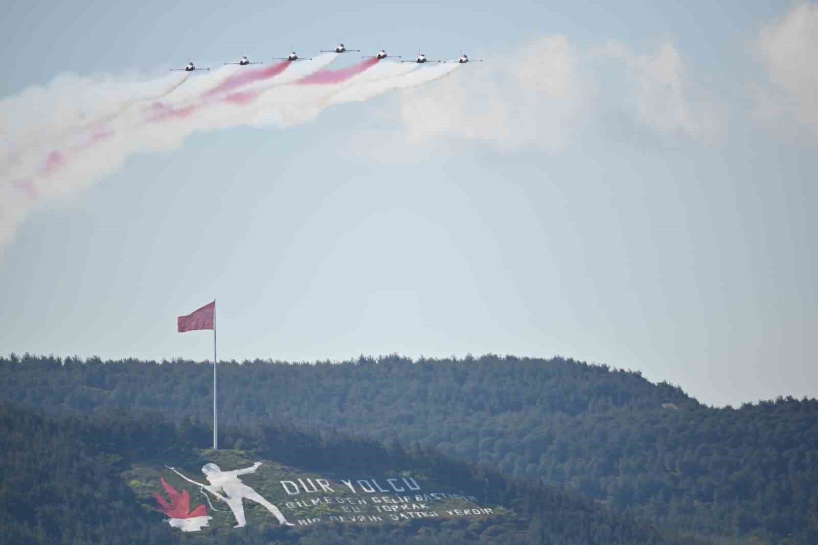 turk yildizlari canakkale semalarinda nefesleri kesti 0 UyhcJaU1