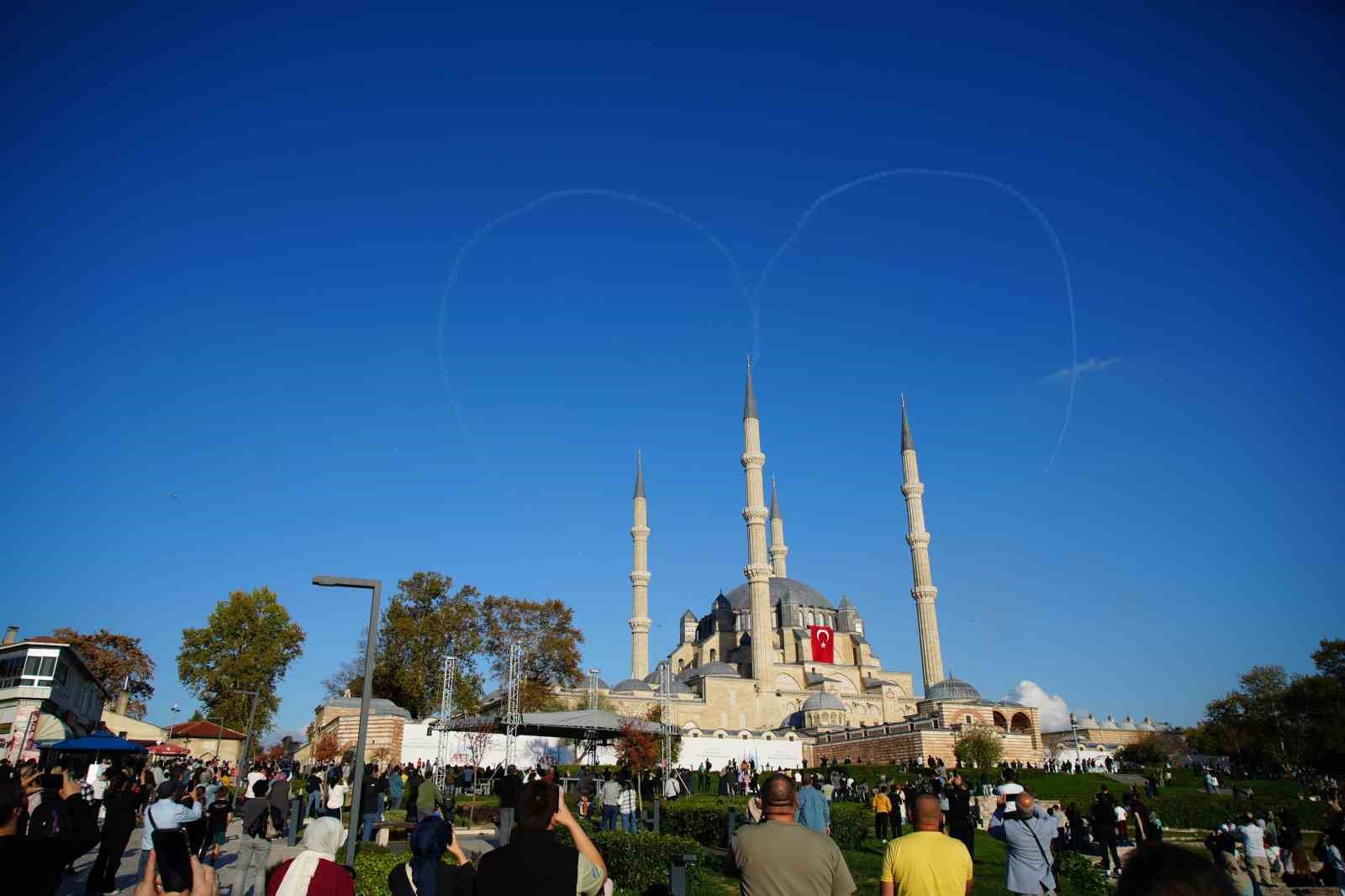 turk yildizlari edirnede nefes kesti 4 F6Q2yuHE
