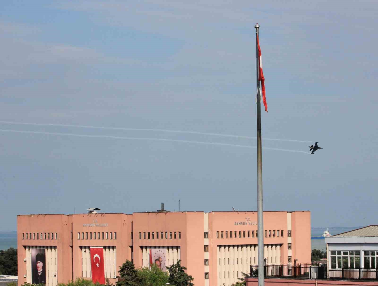 turk yildizlari ve soloturkten samsun semalarinda nefes kesen gosteri 3 zNP2qTBe