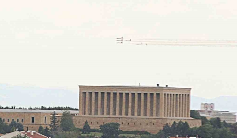 turk-yildizlarindan-ankara-semalarinda-prova-ucusu-ytVMHYaA.jpg