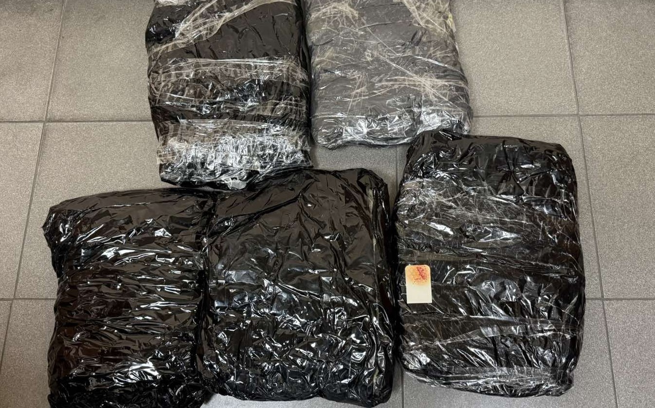 turk yolcunun belinden 5 kilo 510 gram uyusturucu cikti 0 V2F5ti36