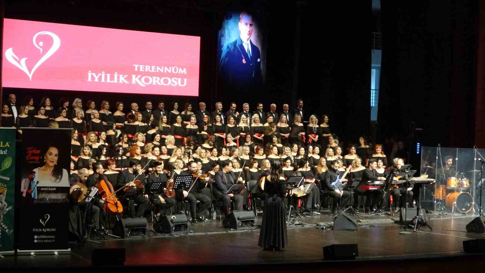 turkan soray iyilik korosu ile mersinde sanatseverlerle bulustu 3 OTzM18HR