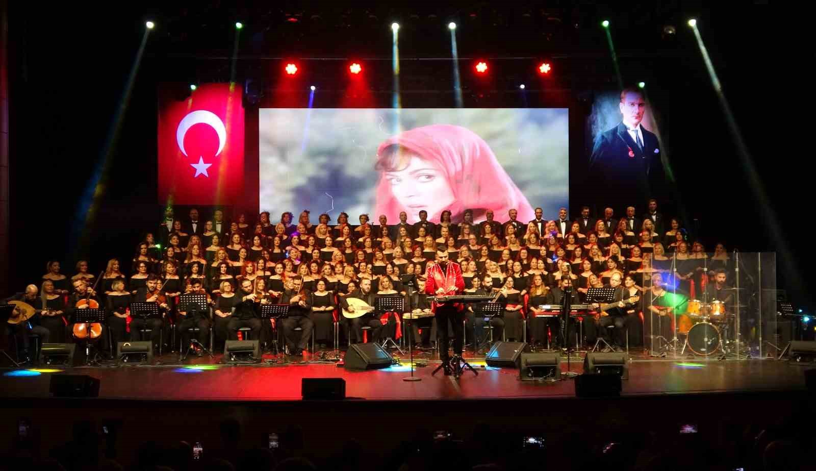 turkan soray iyilik korosu ile mersinde sanatseverlerle bulustu 4 cgvv8kHE