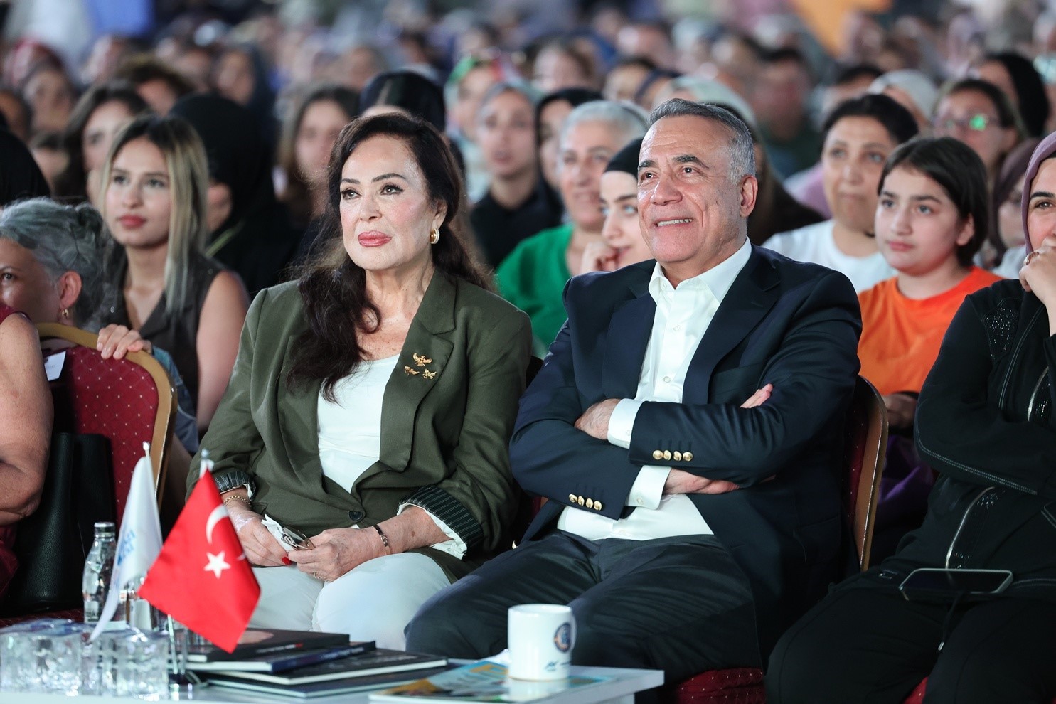 turkan soray sultangazililerle unutulmaz bir yaz aksaminda bulustu 1 l5mWMHlY