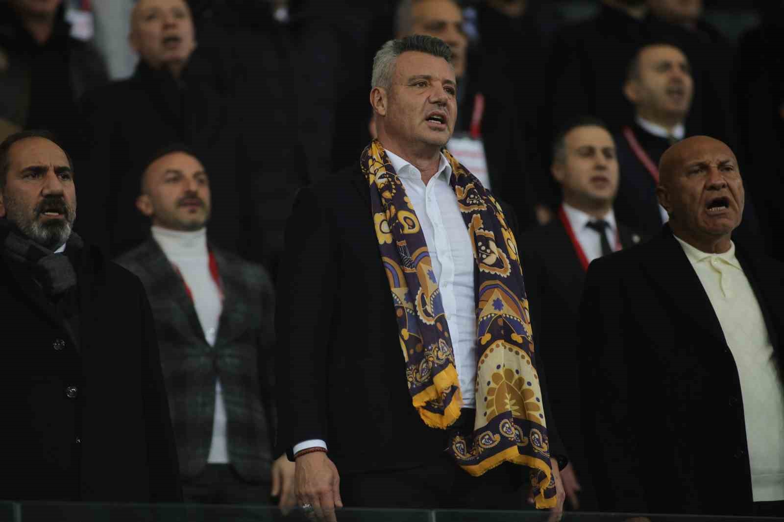 turkcell super kupa fenerbahce 1 samsunspor 0 mac devam ediyor 17 wOg3VXJv