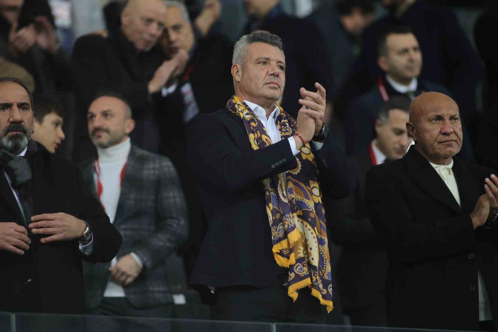 turkcell super kupa fenerbahce 1 samsunspor 0 mac devam ediyor 18 AqCVkvR2