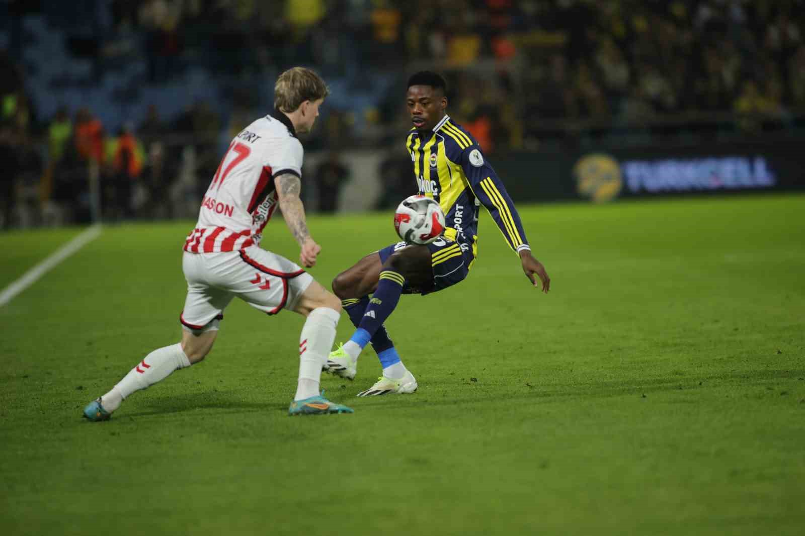 turkcell super kupa fenerbahce 1 samsunspor 0 mac devam ediyor 34 Tn1HJTvN