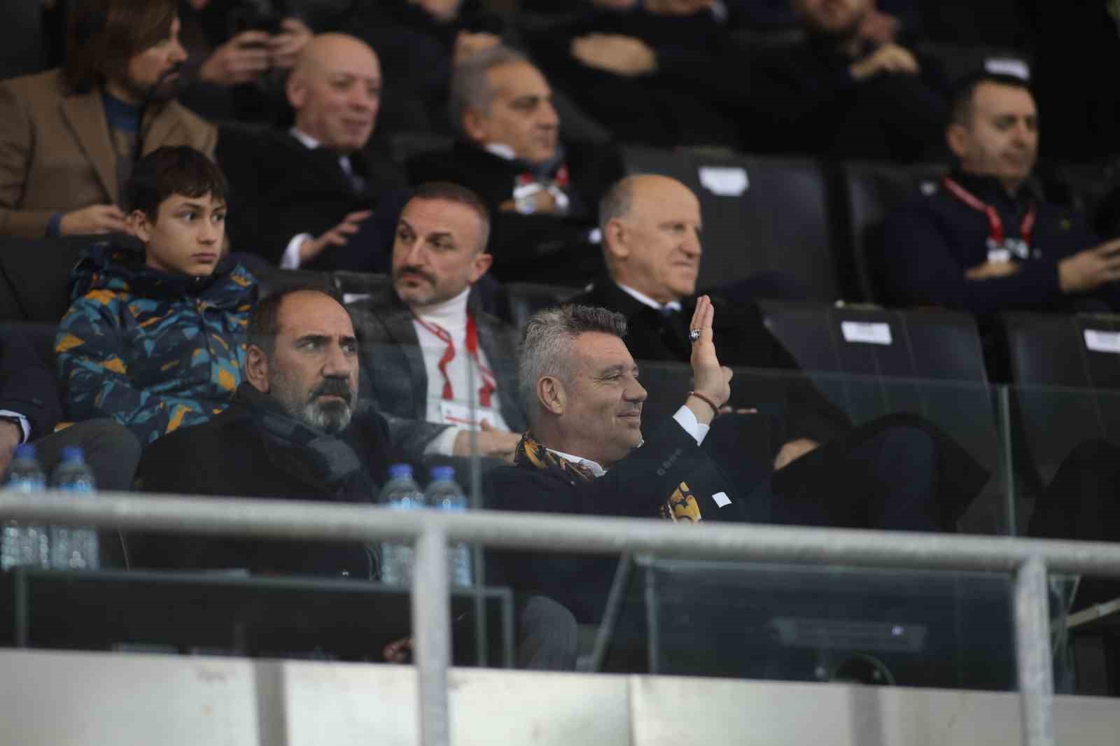 turkcell super kupa fenerbahce 1 samsunspor 0 mac devam ediyor 7 e81NebLE
